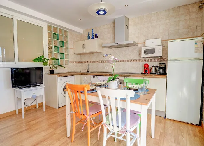 Carmen By Hello Homes 아파트 *