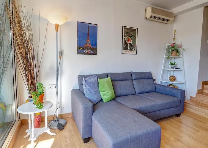 Carmen By Hello Homes * 시체스