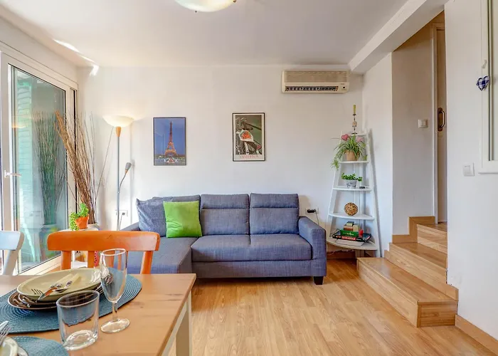 아파트 Carmen By Hello Homes